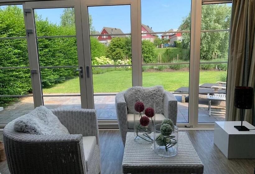Номер Стандарт с Гидромассажем, Suite & Wellness