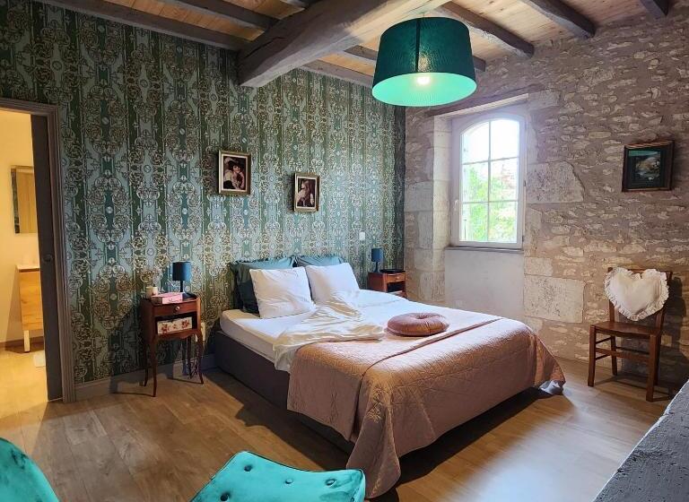 Quarto Deluxe, Presbytère D Arpentian