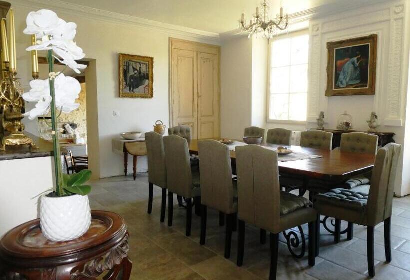 Quarto Deluxe, Presbytère D Arpentian