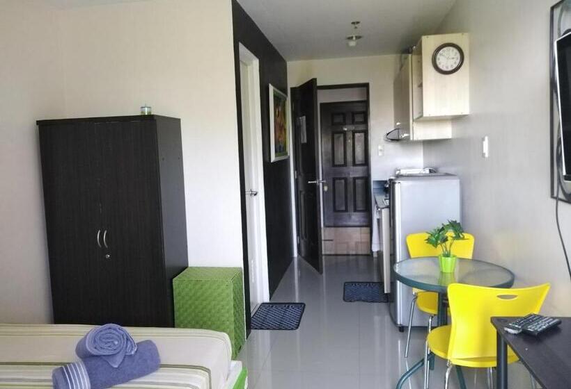 استودیوی استاندارد, The Uptown Place Condominium