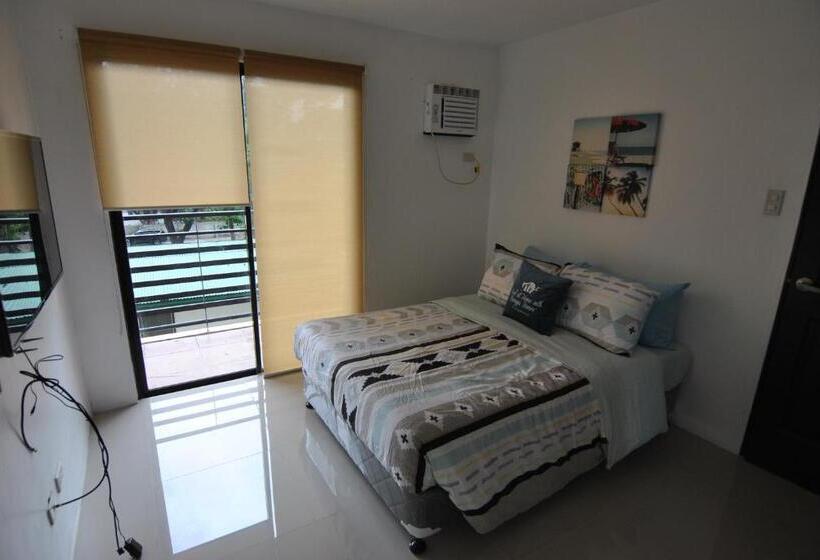 آپارتمان 3 خوابه, The Uptown Place Condominium