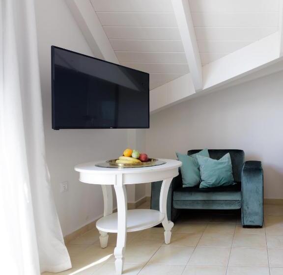 Люкс Повышенной Комфортности, Alley Boutique Hotel And Spa
