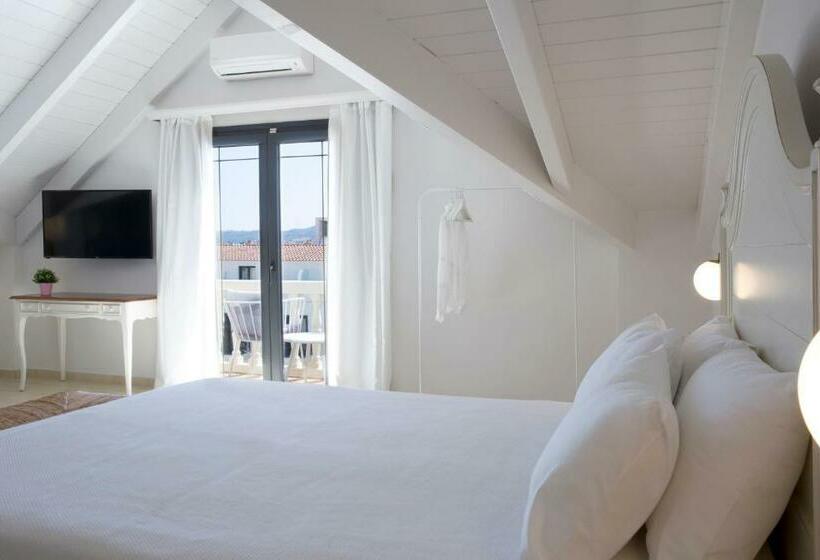 Люкс Повышенной Комфортности, Alley Boutique Hotel And Spa