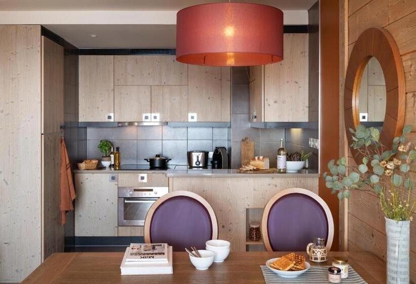 2 Bedroom Apartment with Views, Residence Pierre & Vacances Premium L Amara