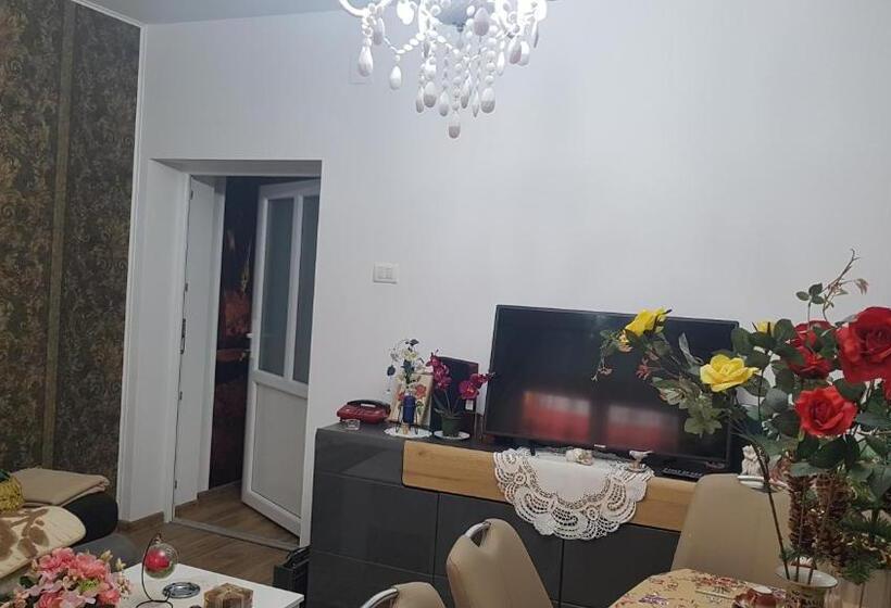 اتاق استاندارد با سرویس بهداشتی مشترک, Casa Cojanu