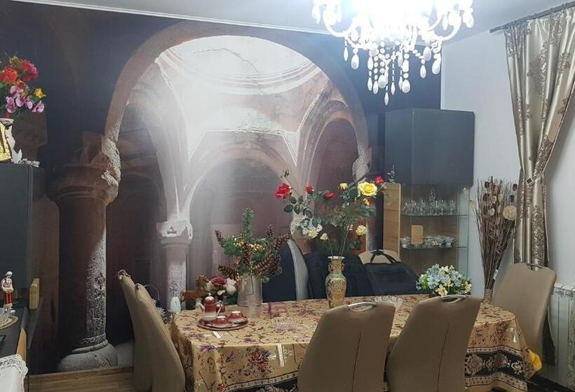 اتاق استاندارد با سرویس بهداشتی مشترک, Casa Cojanu