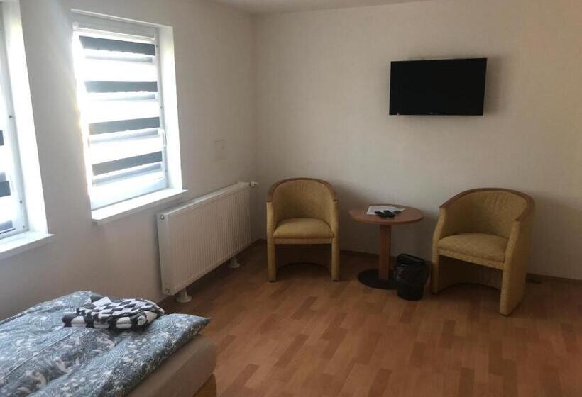 Номер Стандарт, Pension Mathias Heilmann