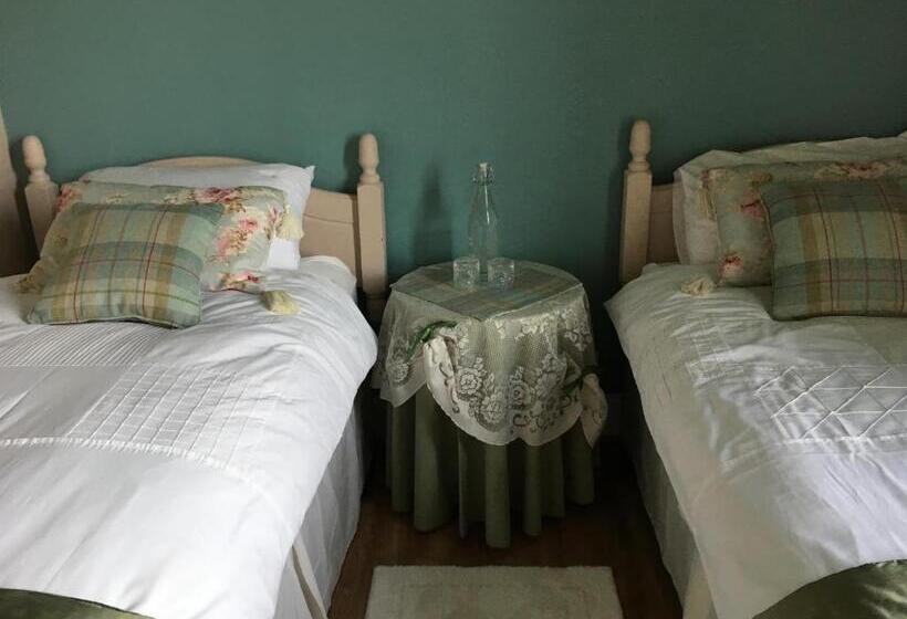 Номер Стандарт, Ballyginniff Farm House
