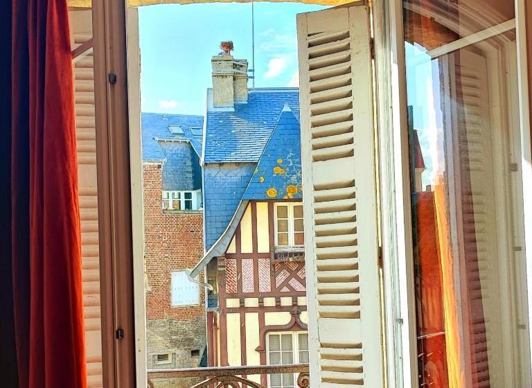 اتاق استاندارد با تخت بزرگ, Melle Rose à Trouville