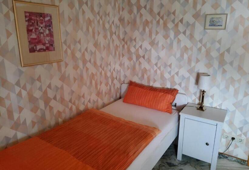 Одноместный Номер Basic, B & B Gästehaus Schmidt