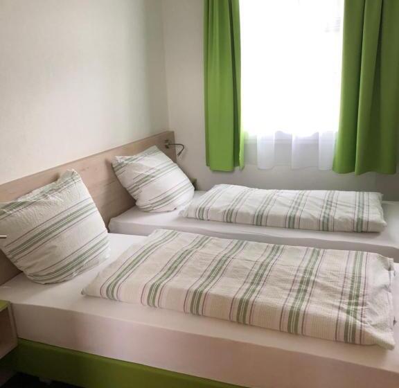 Номер Стандарт, Burghotel Homberg