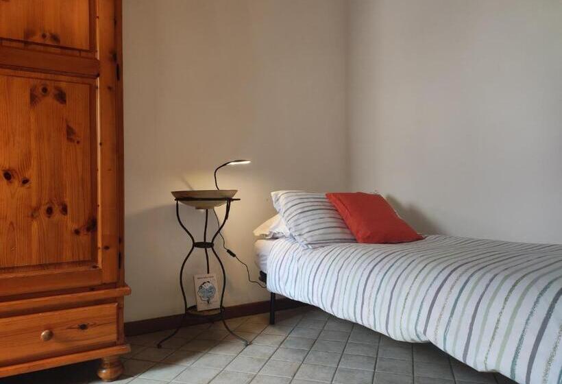 Standard Triple Room with Terrace, Torre Cà Emo   Dormire A Serravalle