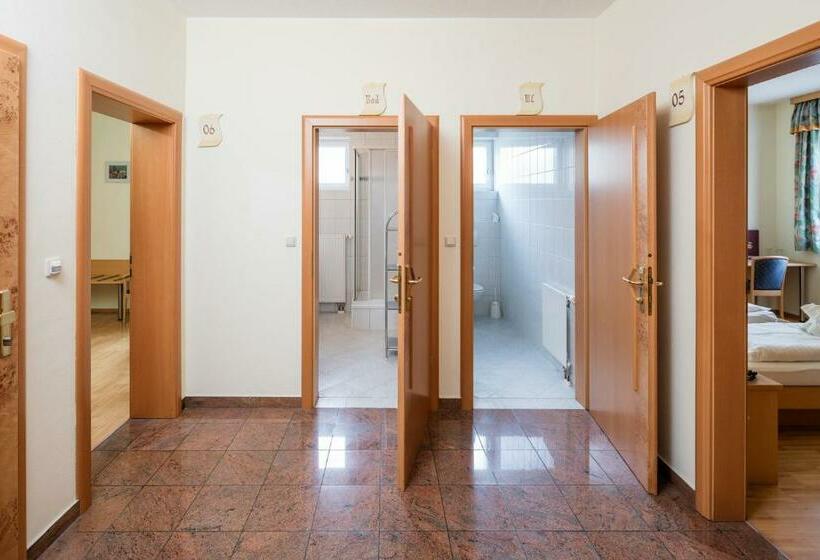 Семейный Номер, Gasthaus Pension Zum Lustigen Steirer