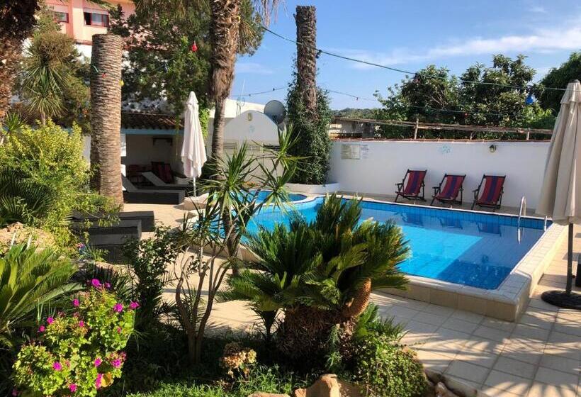 Семейный Номер, Villa Dessena Guest House