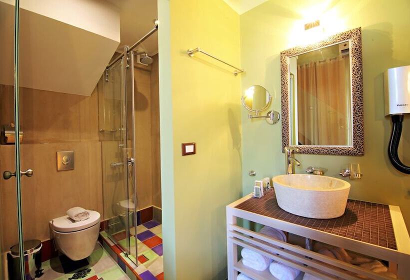 Quarto Deluxe, Elia Fatma Boutique