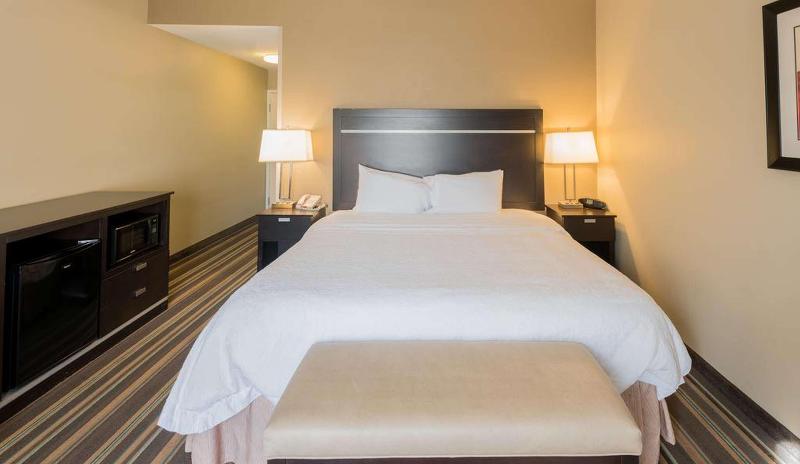 Стандартный Номер Кровать Кинг, Hampton Inn New Albany