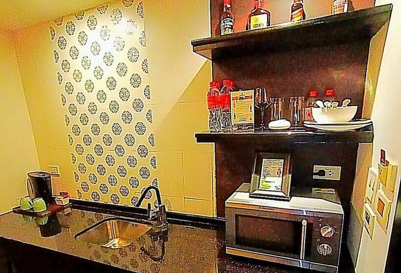 سوئیت خانواده 2 خوابه, Royal Thai Pavilion Jomtien