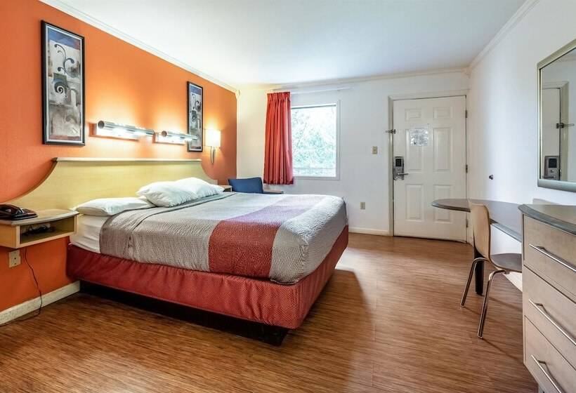 Quarto Deluxe, Motel 6 Gatlinburg, Tn   Smoky Mountains