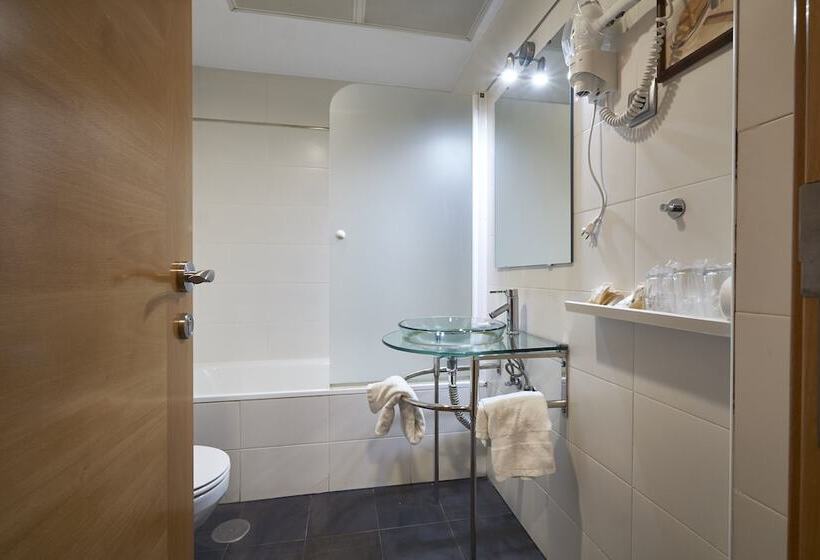 Habitación Triple Estándar, Real De Illescas
