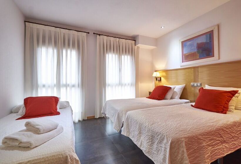 Habitación Triple Estándar, Real De Illescas