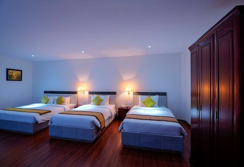 Deluxe Triple Room, Starry Angkor