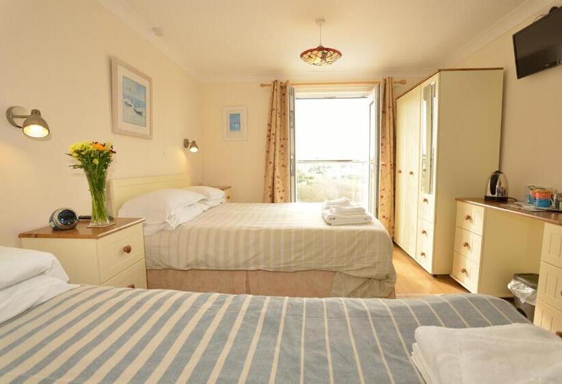 חדר משפחתי נוף לים, The Penellen Guest Accommodation Room Only