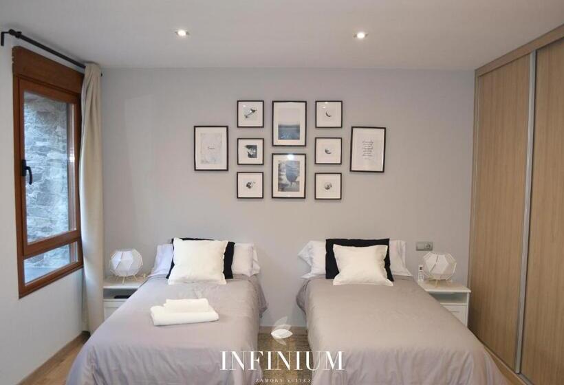 اتاق لوکس سه تخته, Infinium Zamora Suites