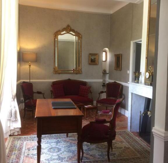 자쿠지 스위트, Château De La Cazette