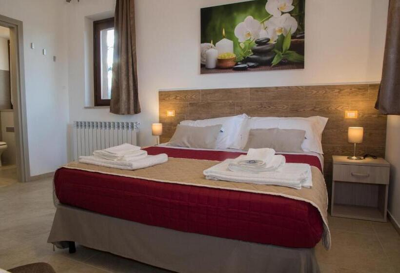 اتاق لوکس با تخت بزرگ, Borgopratole Countryhouse