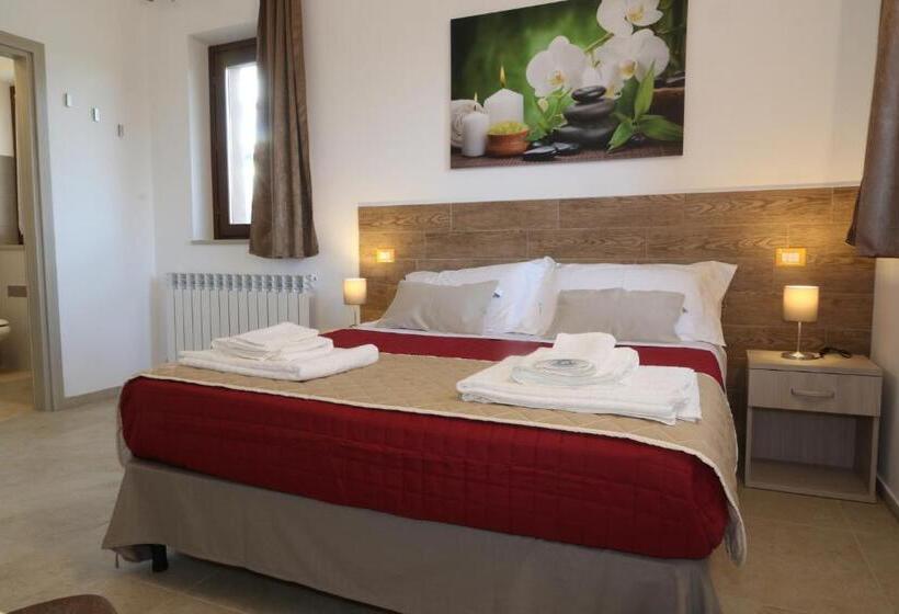 اتاق لوکس با تخت بزرگ, Borgopratole Countryhouse