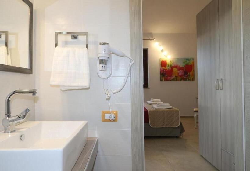 اتاق لوکس با تخت بزرگ, Borgopratole Countryhouse