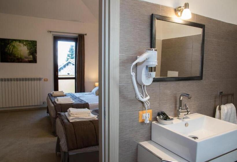 اتاق استاندارد سه نفره, Borgopratole Countryhouse