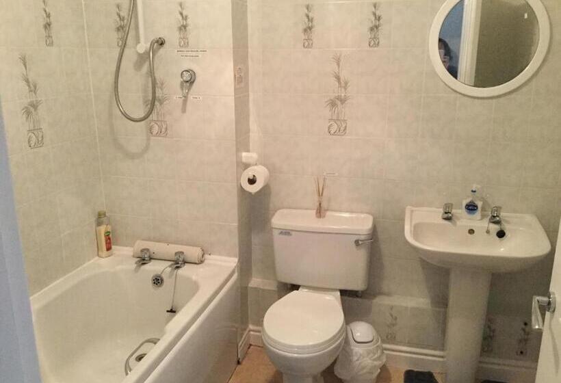 Номер Стандарт, Trem Hyfryd B&b