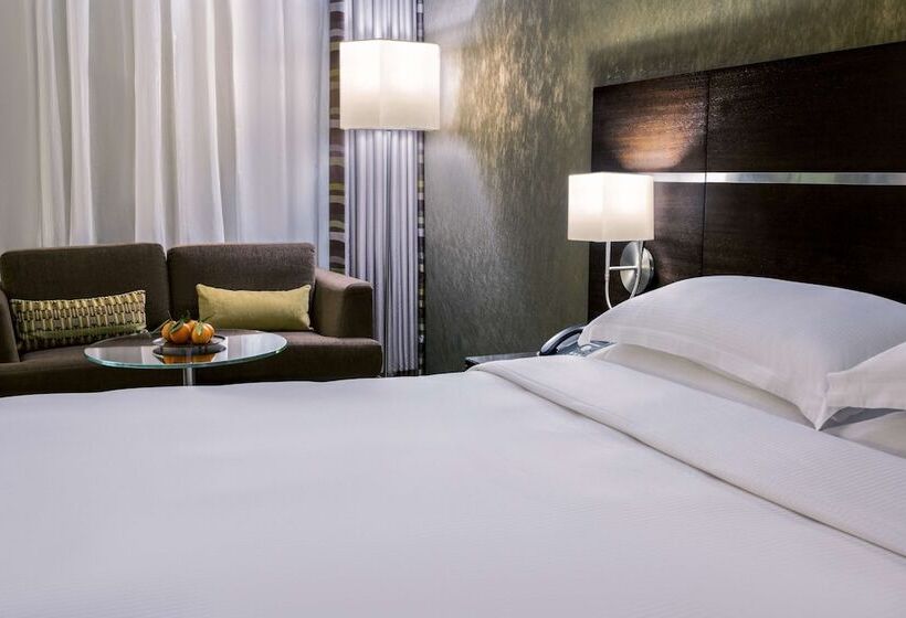 اتاق کلاب, Hyatt Regency Oryx Doha