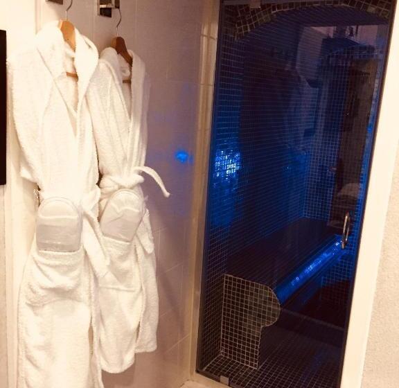 سوییت جونیور لوکس, Varazze Suite Sauna E Hammam