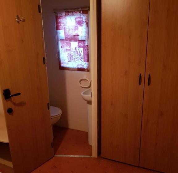 Дом 1 Спальня, The Jackdaw Pub Self Catering Static Caravan Free Breakfast Supplied