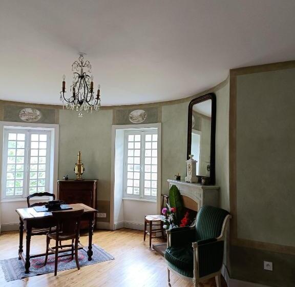 Семейный Номер, Chateau Ol Puech