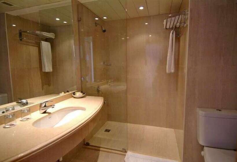 سوییت با چشم‌انداز دریا, Eden Rock Hotel Namaa Bay