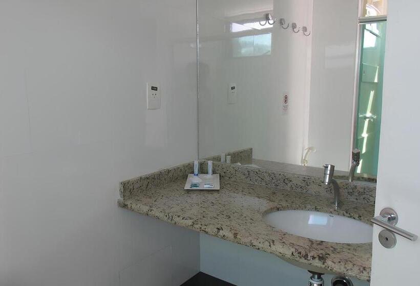 اتاق لوکس سه تخته, Uiara Amazon Resort