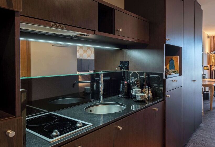 استودیو اجرایی, Museum Apartment Hotel, Independent Collection By Evt