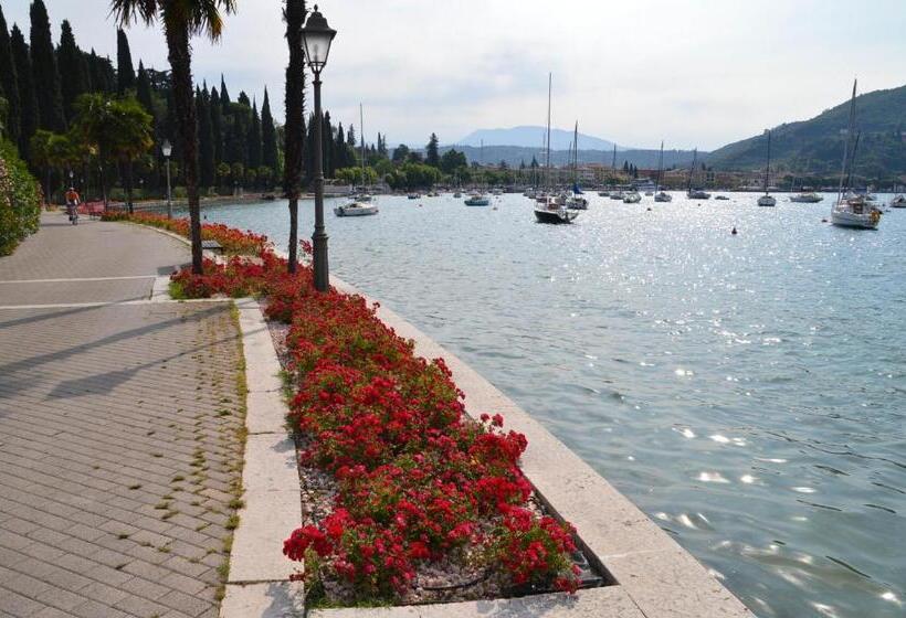 آپارتمان 2 خوابه, Garda Apartments In Euroresidence