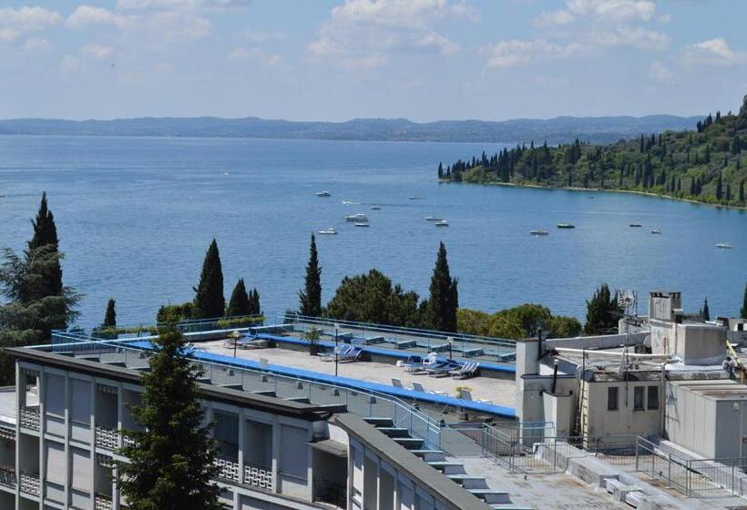 1 Bedroom Apartment Lake View, Garda Apartments In Euroresidence