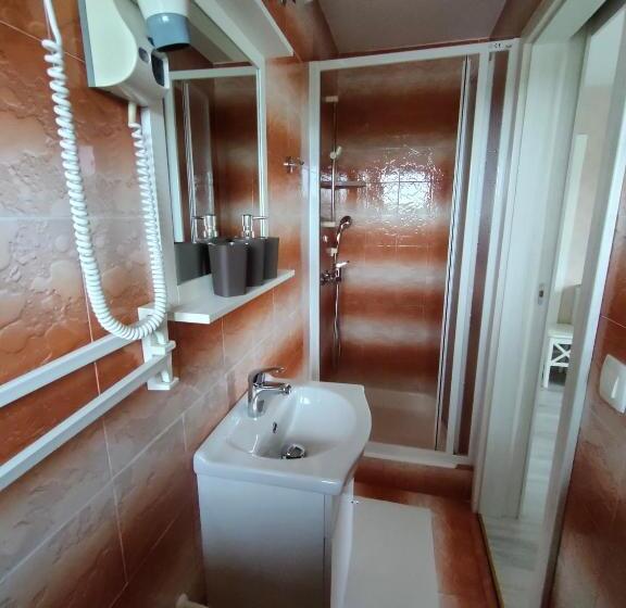 اتاق استاندارد, Apartments & Rooms Aleksandra