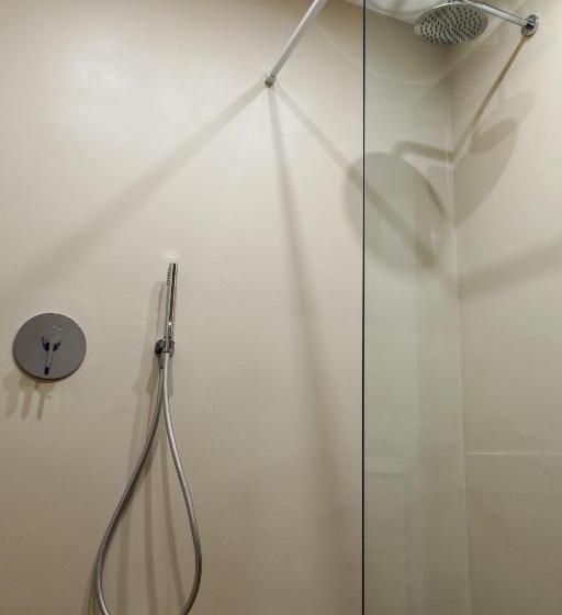 اتاق استاندارد, Lora Center Room