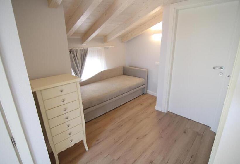 سوییت لوکس, Spagnoi Rooms