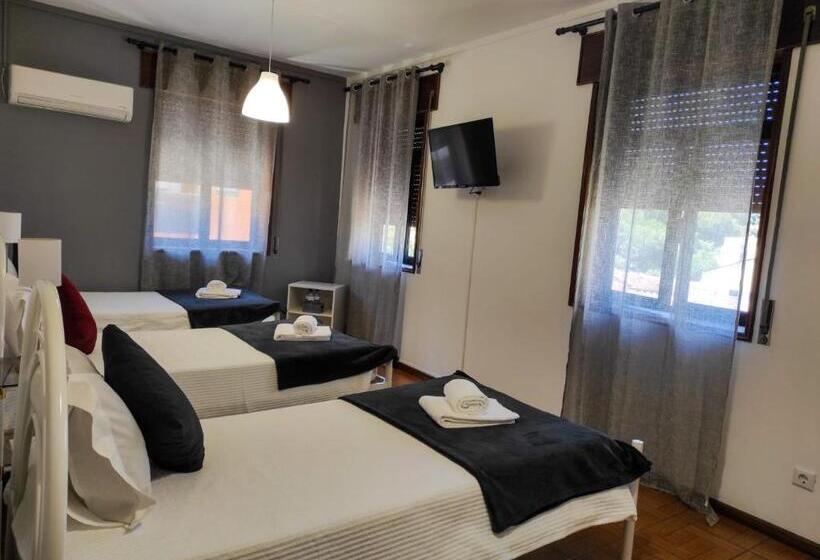 Quarto Triplo Clássico, Alojamento Local Tamega