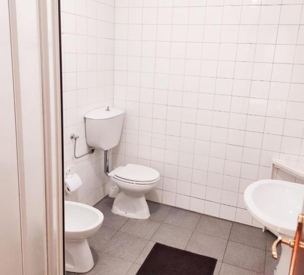 Quarto Familiar, Alojamento Local Tamega