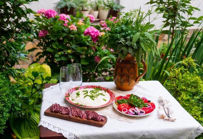اتاق سوپریور خانوادگی, Grancharova Guest House