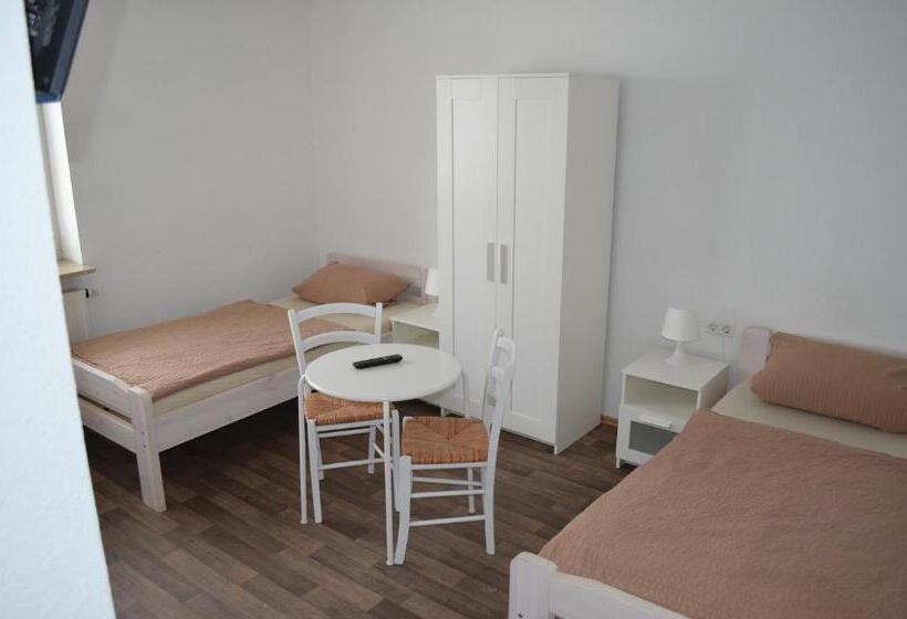 Quarto Estandar, Pension John F Kennedy