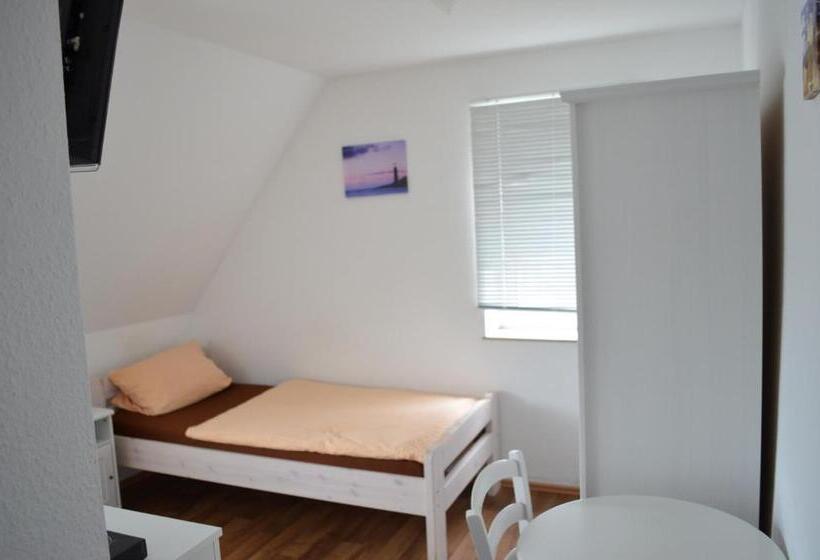 Quarto Estandar Individual, Pension John F Kennedy
